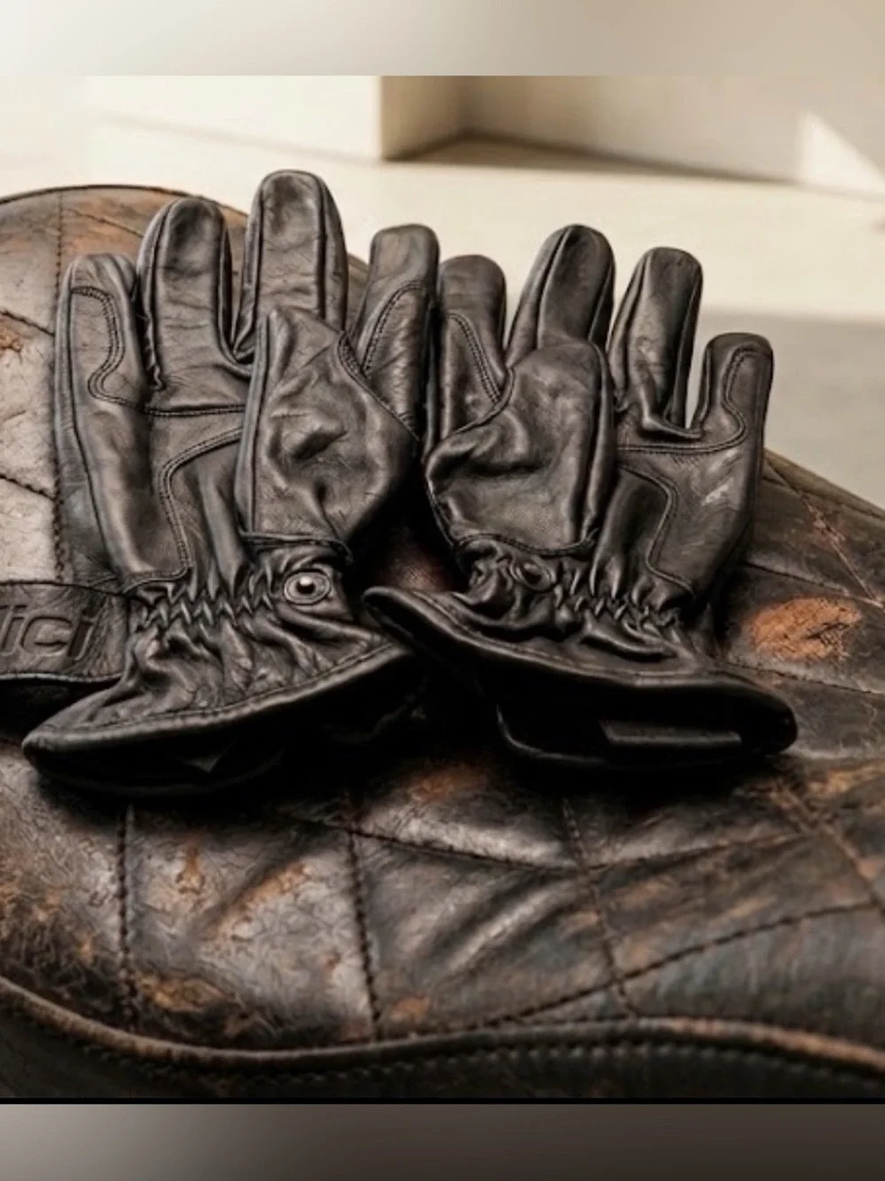 Sedici Women's Black Leather Motorcycle Riding Gloves | Size M